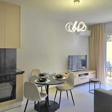 Happy Apartment